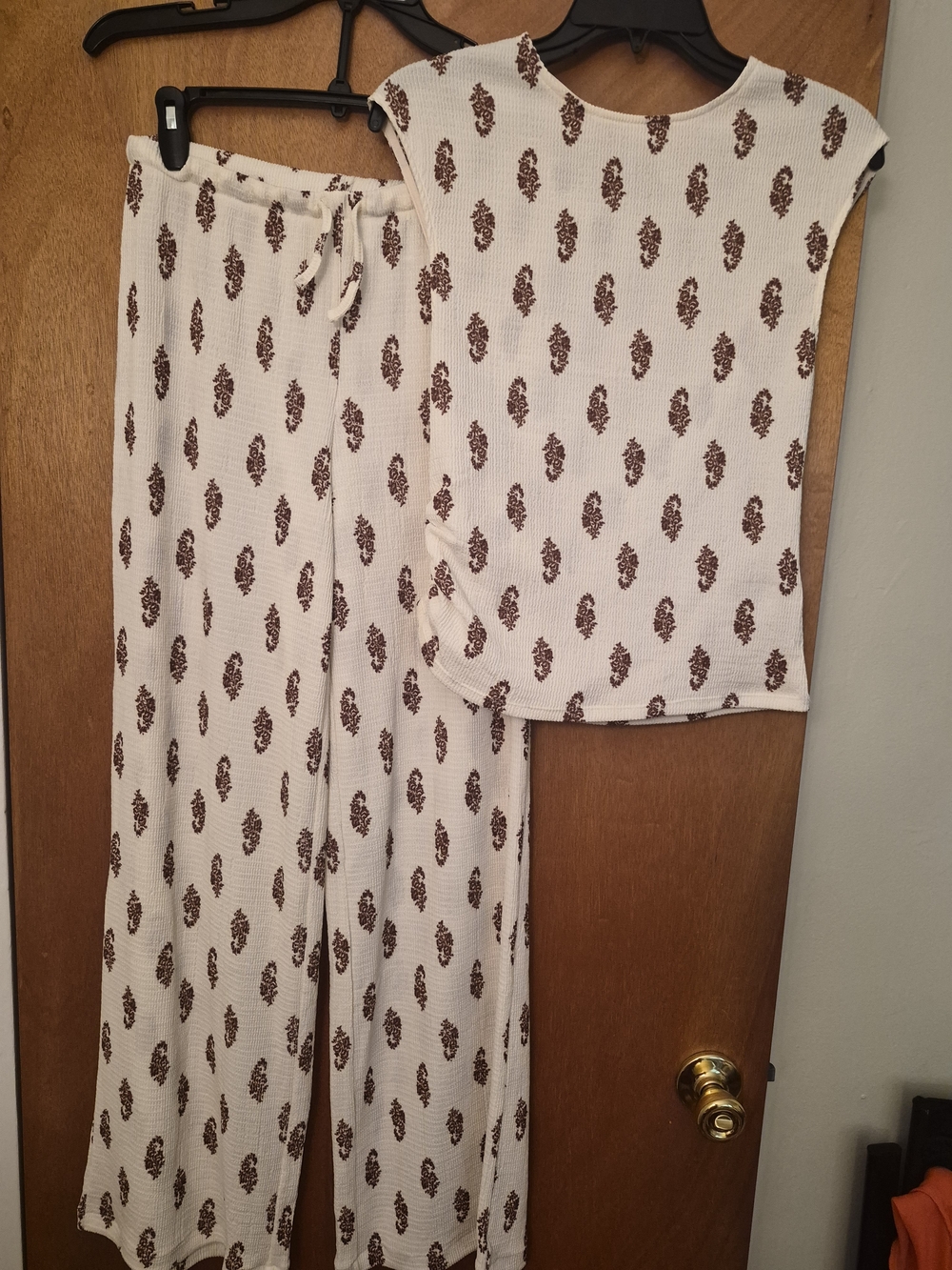 H&M Cream Two-Piece  Pants and Sleeveless Top with Brown Paisley Print